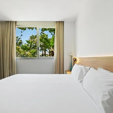 ホテル アレカ トレリャノ