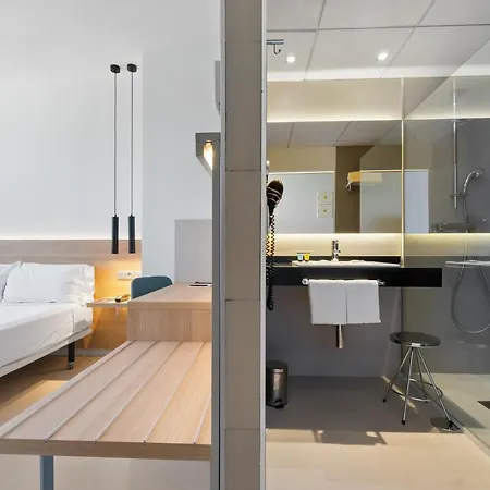 ホテル アレカ トレリャノ