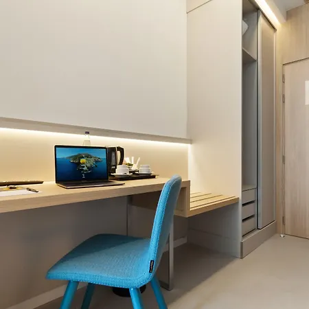 アレカ ホテル 4*