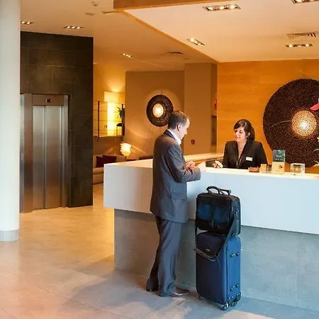 ホテル アレカ トレリャノ