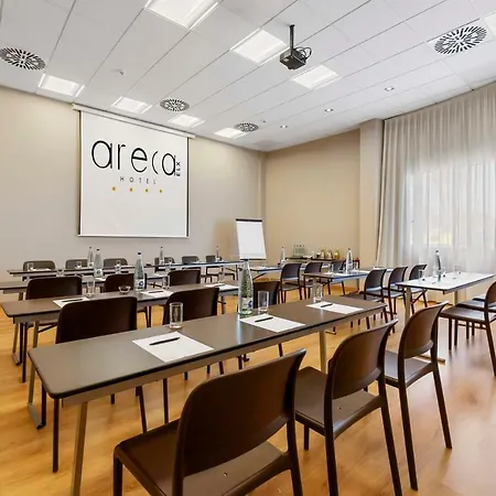 アレカ ホテル 4*