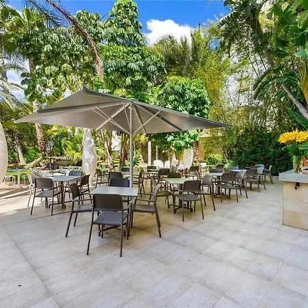 ホテル アレカ トレリャノ